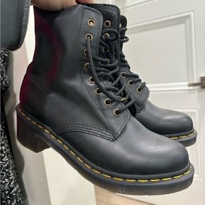 Dr.Marten's Woman's size 9 Clemency boots